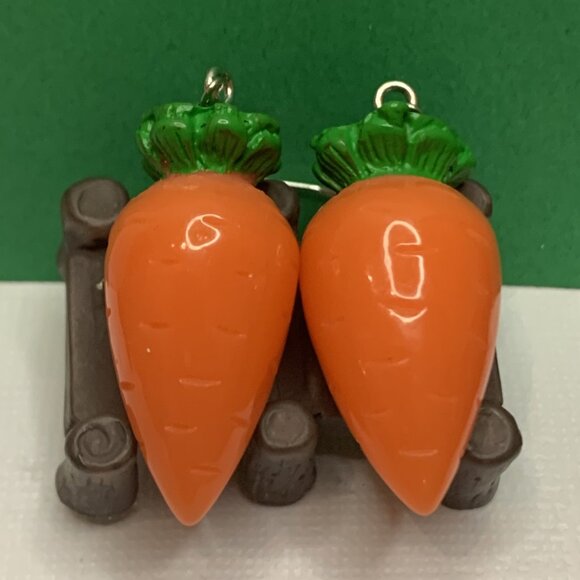 Carrot Earring, Vegetable Earring, Funny Food Earring, Easter Earring, Gift Idea - Picture 2 of 5